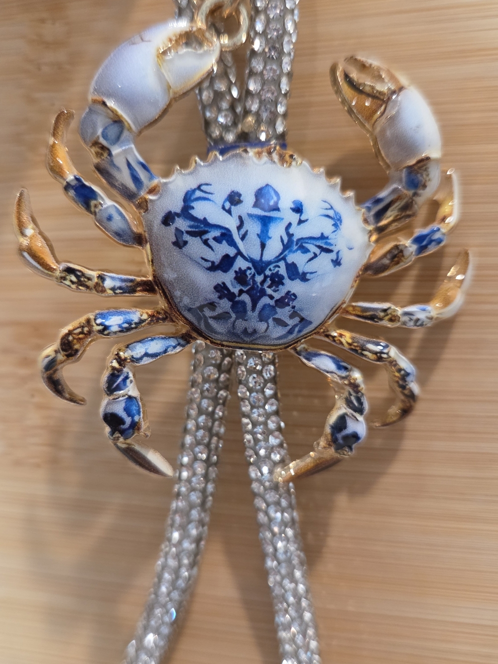 NWT Luxury Blue & White Crab Keychain Crystal Rhinestone Wristlet Purse Charm